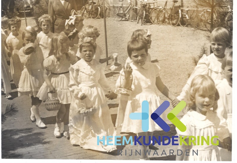 Lobith bruidjes 1965 Coll. A Dukkerhof